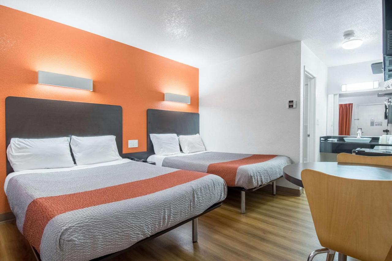 Motel 6 Bakersfield Exterior foto